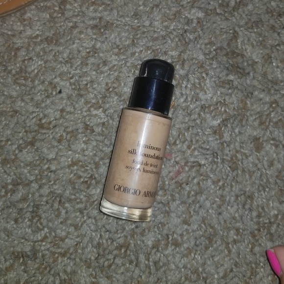 armani luminous silk foundation travel size
